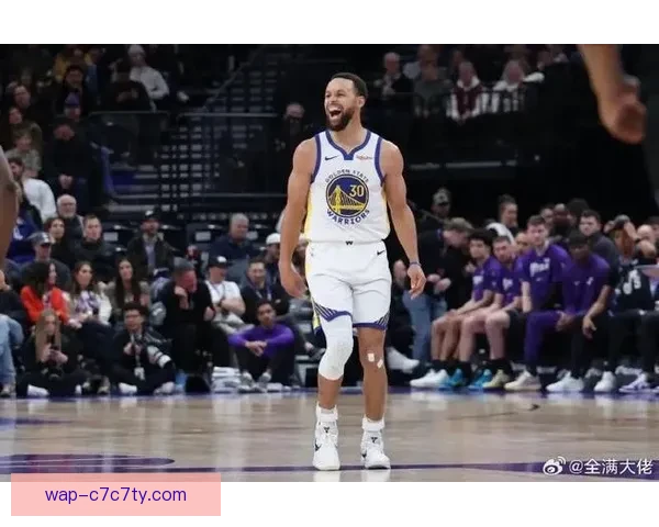 库里无缘奖项十日后复查右膝伤